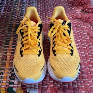 Saucony Endorphin Shift 2